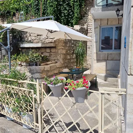 House Vesela Villa
